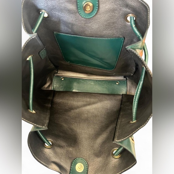 Isabelle Green Leather Tote Bag – Large Shoulder Bag with Gold Hardware - Picture 4 of 7